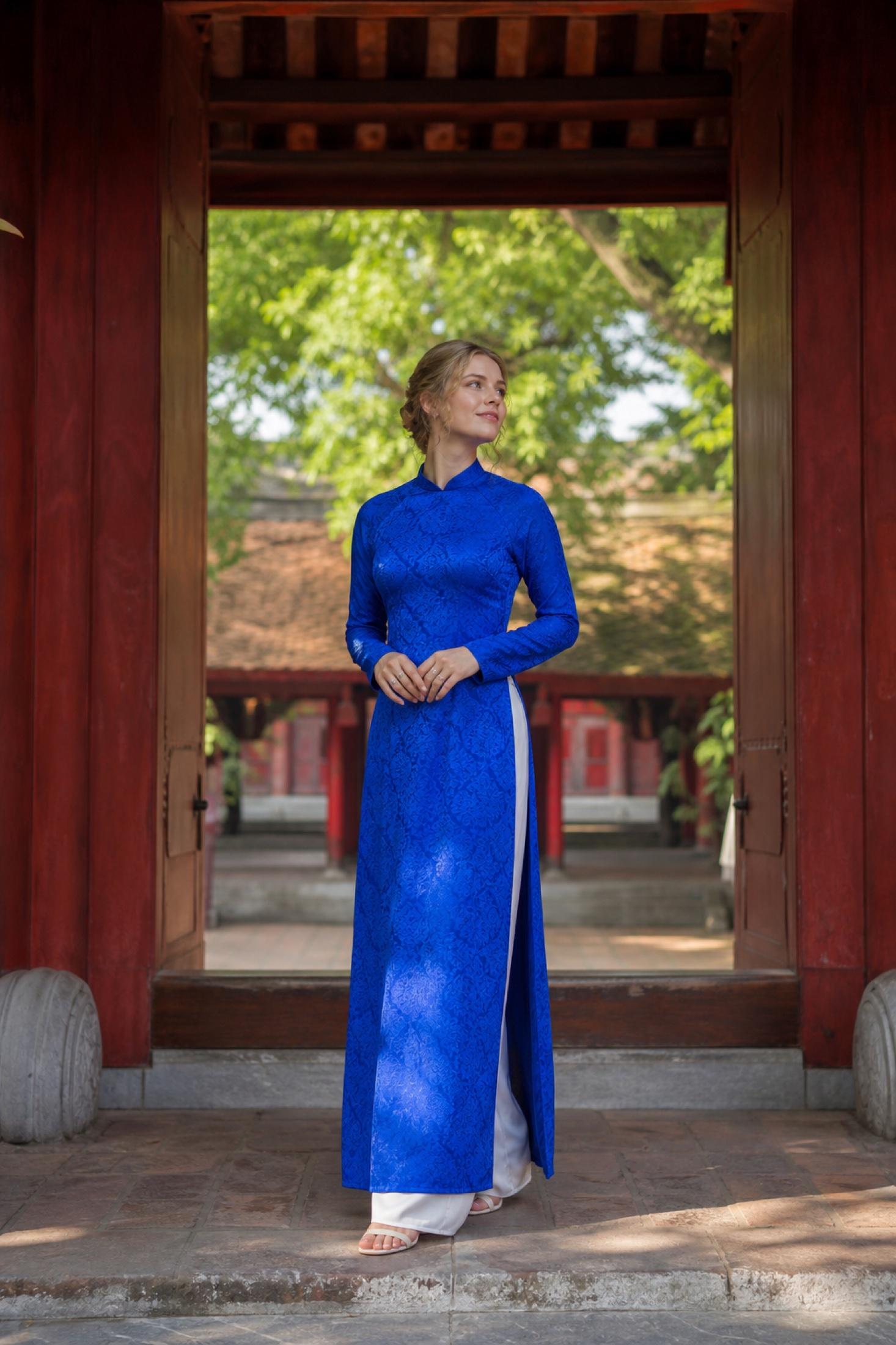 Temple Heritage — ao dai look in Hanoi